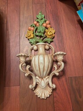1965 Homco floral urn wall sconce made in the USA